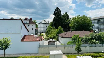 Expose NACHMIETER gesucht: zentrale 2-Zimmer-Wohnung mit tollem Ausblick