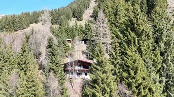 Expose Rarität - Ferienhaus mit Freizeitwohnsitzwidmung in alpiner Naturlage in unmittelbarer Nähe von Kitzbühel zu verkaufen