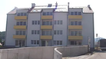 Expose Schöne, geförderte 3 Zimmer-Dachgeschosswohnung mit Balkon