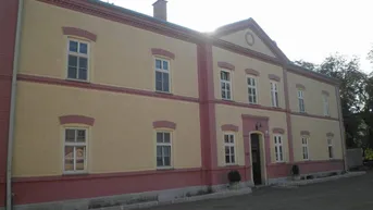 Expose Generalsanierte 5-Zimmer Altbauwohnung in Blumau-Neurißhof