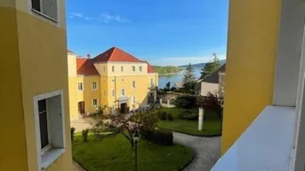 Expose 2-Zimmer Wohnung mit Wintergarten mit Donaublick