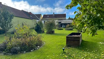 Expose Rückzugsort gesucht? Charmantes Landhaus auf großem Grundstück in ruhiger Lage!