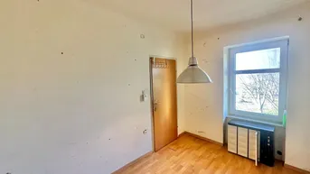 Expose Charmantes Wohnhaus mit Potenzial: Ihre Sanierungschance in ruhiger Lage!