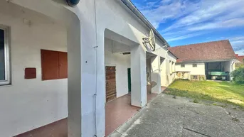 Expose Sanierungsbedürftiges Landhaus in ruhiger Lage!
