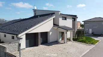 Expose Hochwertig. Modern. Anders. – Exklusives Einfamilienhaus mit Pool!