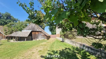 Expose Charaktervolles altes Bauernhaus mit großzügigem Nebengebäude