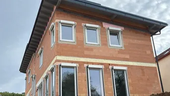 Expose Ihr neues Leben im Grünen genießen! Der Stadt nahe bleiben.