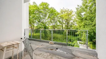 Expose ++NEU++ Sanierungsbedürftige 4-Zimmer Altbauwohnung mit Terrasse in fantastischer Lage!