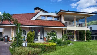 Expose Elegantes Wohnhaus auf großem Grund!