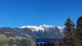 Expose Altes Häuschen mit schöner Aussicht auf großem Grundstück!