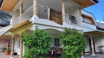 Expose Elegantes Wohnhaus auf großem Grund!