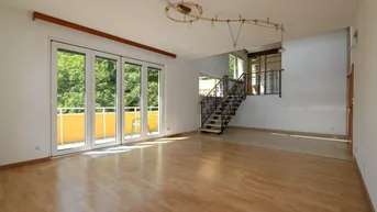 Expose Traumhafte 4-Zimmer-Maisonette-Wohnung mit 2 Balkonen in Waldrandlage und Blick über Hinterbrühl