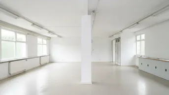 Expose BAD VÖSLAU: 250m² Gewerbe - Halle mit Büro (2 Zimmer), eigener Toilette, PKW-Abstellplätze