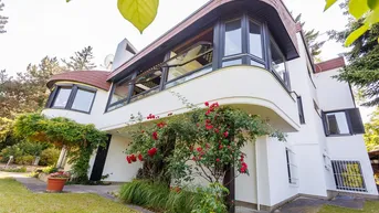 Expose GROßZÜGIGER FAMILIENWOHNSITZ AM HEUBERG IN RUHELAGE MIT INDOORPOOL, WELLNESS, GARTEN &amp; WIEN-BLICK