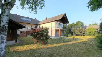 Expose Weiler-Lage! Ein-/Mehrfamilienhaus mit 2 Garagen und Werkstätte - Wolfern / inmitten ebener Grünlandschaft