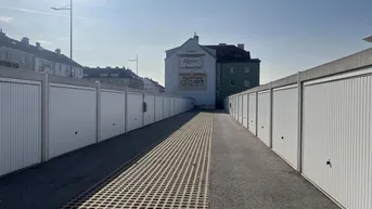 Expose Doppelgarage 42m² mit 2 elektrischen Sektionaltoren zu kaufen