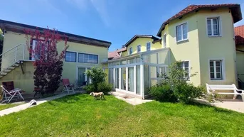 Expose Großzügiges Einfamilienhaus in traumhafter Aussichtslage mit Pool