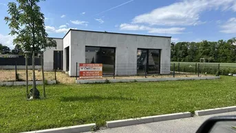 Expose Bungalow, 4 Zimmer, 2 Kfz Stellplätze, Seezugang, Fertigstellungsarbeiten nötig