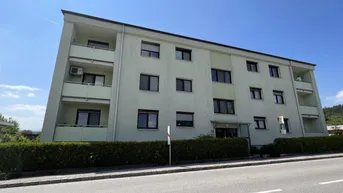 Expose 2-Zimmer-ruhige Lage-Loggia-toller Ausblick