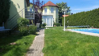 Expose Schönes Wohnhaus mit Pool in Aussichtslage