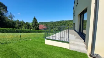Expose 4 Doppelhäuser mit Garagenplätzen in sonniger Aussichtslage!