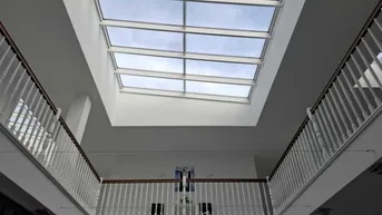 Expose Stadtvilla mit separater Einliegerwohnung, riesige Garage, Indoorpool, barrierefrei mit Aufzug, viel Licht, sehr großzügige Architektur
