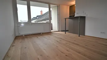 Expose ITZLING I Komplett möblierte Design-Garconniere mit sonnigem Balkon nahe Techno-Z/Bahnhof