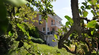 Expose Einfamilienhaus mit Swimmingpool - sensationelle Aussicht