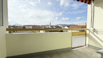 Expose Gepflegte Wohnung mit Loggia, Grünblick, 2 KFZ Stellplätze (optional) und idealer Anbindung | ZΞLLMANN IMMOBILIEN