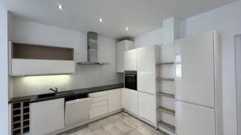 Expose Großzügige Altbauwohnung mit Lift und Top-Ausstattung | ZELLMANN IMMOBILIEN