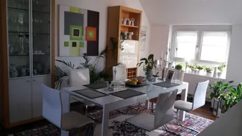 Expose „Ein Ort zum Aufatmen – Lichtdurchflutete Dachterrassen-Maisonette mit Stil“ | ZELLMANN IMMOBILIEN