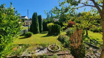 Expose Großzügige Haushälfte mit Garten, Balkonen, Garage und Carports nahe St. Pölten