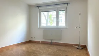 Expose Garconniere in Gersthof - separate Küche - Nähe Türkenschanzpark und S45 - Hochparterre
