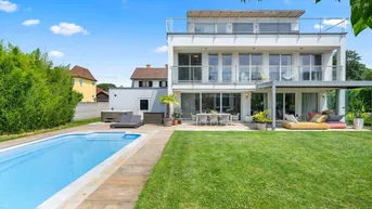 Expose Modernes Einfamilienhaus mit beheiztem Pool | Weitblick zum Schneeberg | knapp 1200 m2 Eigengrund
