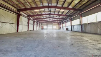 Expose 900m² Produktionshalle mit optionalen Freiflächen und Büros