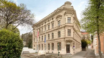 Expose ÜBER 4 METER RAUMHÖHE II PRESTIGE UND ELEGANZ II WOHNEN IM DENKMALGESCHÜTZEN MÖDLINGER STADTJUWEL II FUSSGÄNGERZONE