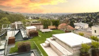 Expose ERSTBEZUG | Spektakuläres Luxus-Penthouse mit traumhaftem Fern- und Stadtblick | Dachgarten mit Pool | Hauseigenes Gym | TG-Stellplatz optional