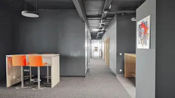 Expose Möbliert &amp; sofort bezugsbereit | 439m² Büro am innovativem Betriebsstandort | Produktions- und Lagerflächen optional verfügbar