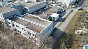 Expose Vollvermietetes Betriebsobjekt im Industriegebiet Inzersdorf | ca. 5,18% KP-Rendite | nachhaltige Mieter