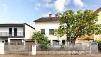 Expose INVESTMENT MIT CA. 3,6% KP-RENDITE | Befristet vermietetes Haus | ca. 404 m² Nutzfläche | Inkl. Architektenstudien | Ost/West | Großer Garten &amp; Garage