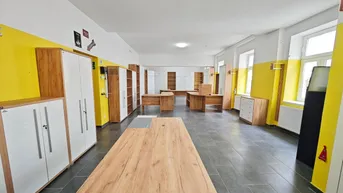 Expose 97m² Geschäftslokal/Büro mit Straßenzugang | topsaniert | Einbauküche | optionale Möblierung &amp; Garagenplätze