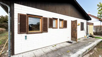 Expose ENTZÜCKENDES WEEKENDHAUS ODER BAUGRUND II SANIERUNGSBEDÜRFTIG II VIEL POTENZIAL II SCHÖNER GARTEN II GARAGE II RUHIGE SIEDLUNGSLAGE II NÄHE FELIXDORF