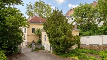 Expose Tiny-House mit Eigengarten auf schlossartigem Anwesen | Parkplatz | U-Bahnnähe | sanierungsbedürftig