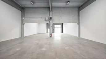 Expose Beidseitig andienbare Lager- und Produktionshalle (ca. 286 m²) mit Büro- und Aufenthaltsräumen