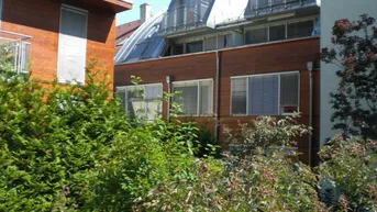 Expose 3 Zimmer-Penthouse-Wohnung mit Balkon in den grünen Innenhof gerichtet