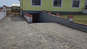 Expose #SQ EINFAMILIENHAUS MIT POOL IN MATTERSBURG!