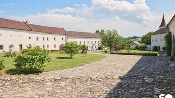 Expose #SQ - ​HISTORISCHES ANWESEN VON ZEITLOSER ELEGANZ – IN HERAUSRAGENDEM BAULICHEN ZUSTAND