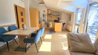 Expose * * * WOHNEN IM LETZTEN STOCKWERK OHNE DIREKTE NACHBARN DARÜBER UND NEBENAN... HÜBSCHER GRÜNBLICK-BALKON... CARPORT * * * 