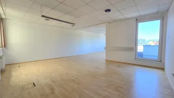 Expose * * * PERFEKT für PRAXIS oder BÜRO... TOP-ANBINDUNG... HOHE WERBEWIRKSAMKEIT... PARKPLÄTZE... BARRIEREFREI * * * 
