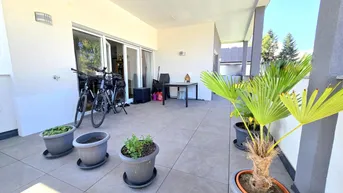 Expose * * * 15 RADMIN. zur TU-INFFELDGASSE... 33 m² DACHTERRASSE... 38 m² OFFENER WOHN- ESSBEREICH... 2 CARPORTS * * * 